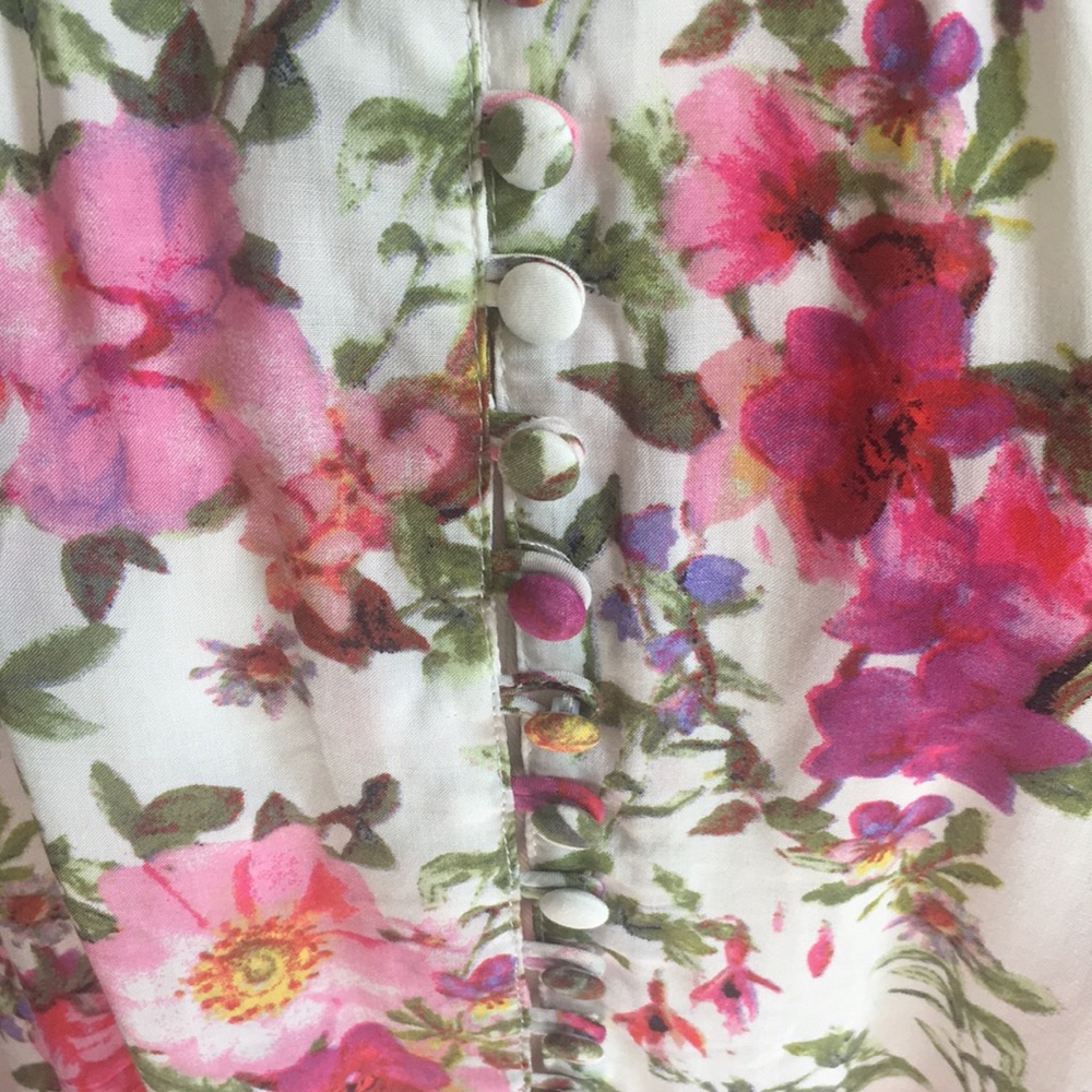 Gorgeous floral blouse.